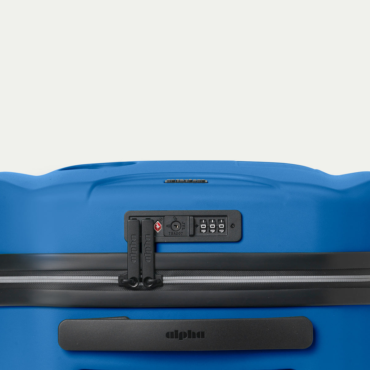 files/Blue_Luggage_Detail_Top.jpg