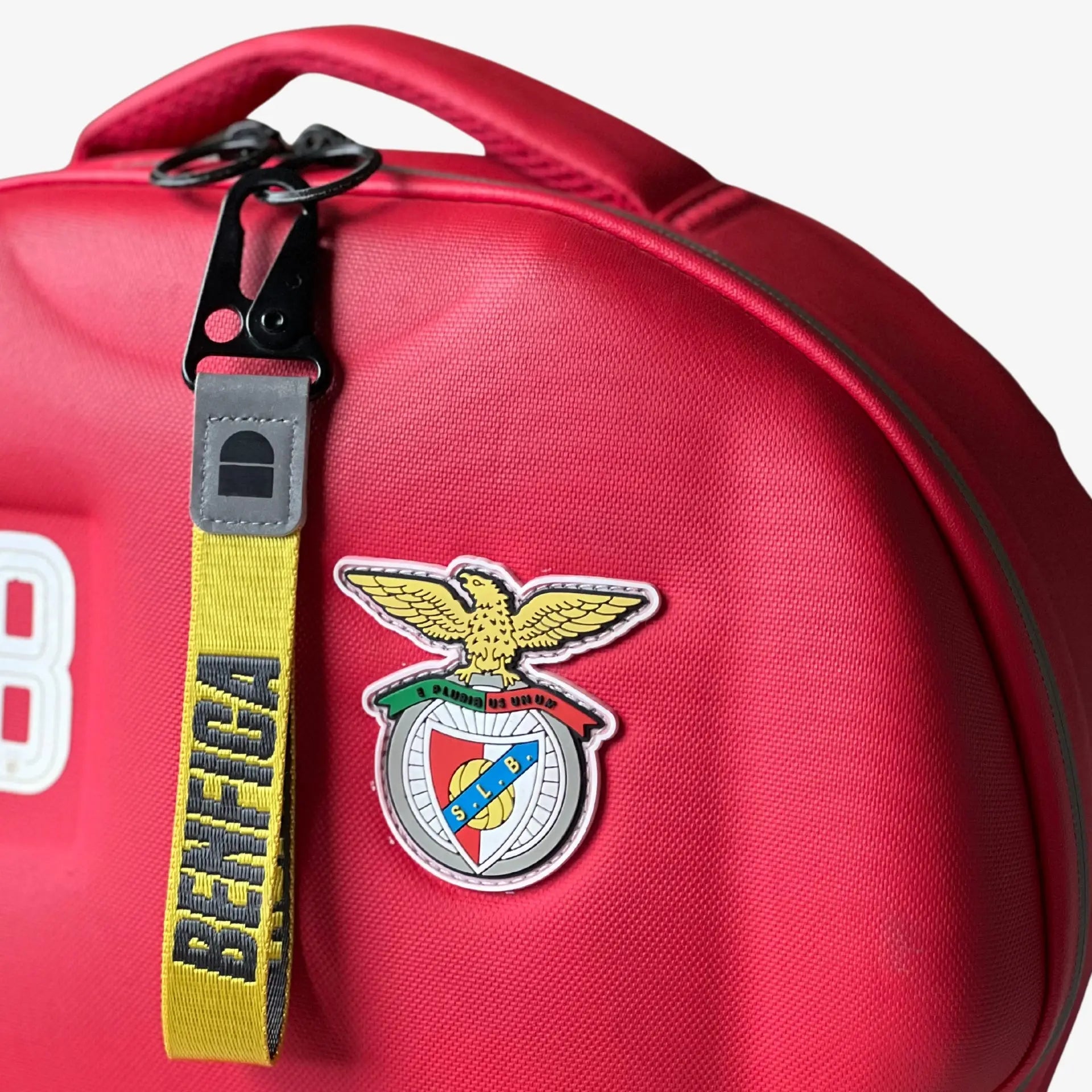 SL Benfica backpack and yellow Keychain by alpha®
